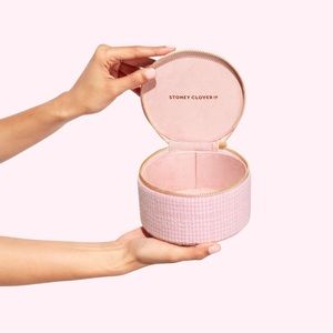 SCL 💖 round jewelry box NWT